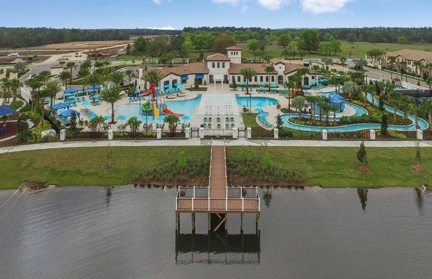 Townhome Wprivate Pool & Bbq, Near Casa de férias